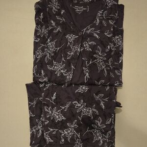 Women's Floral Pajama Set - Black and White